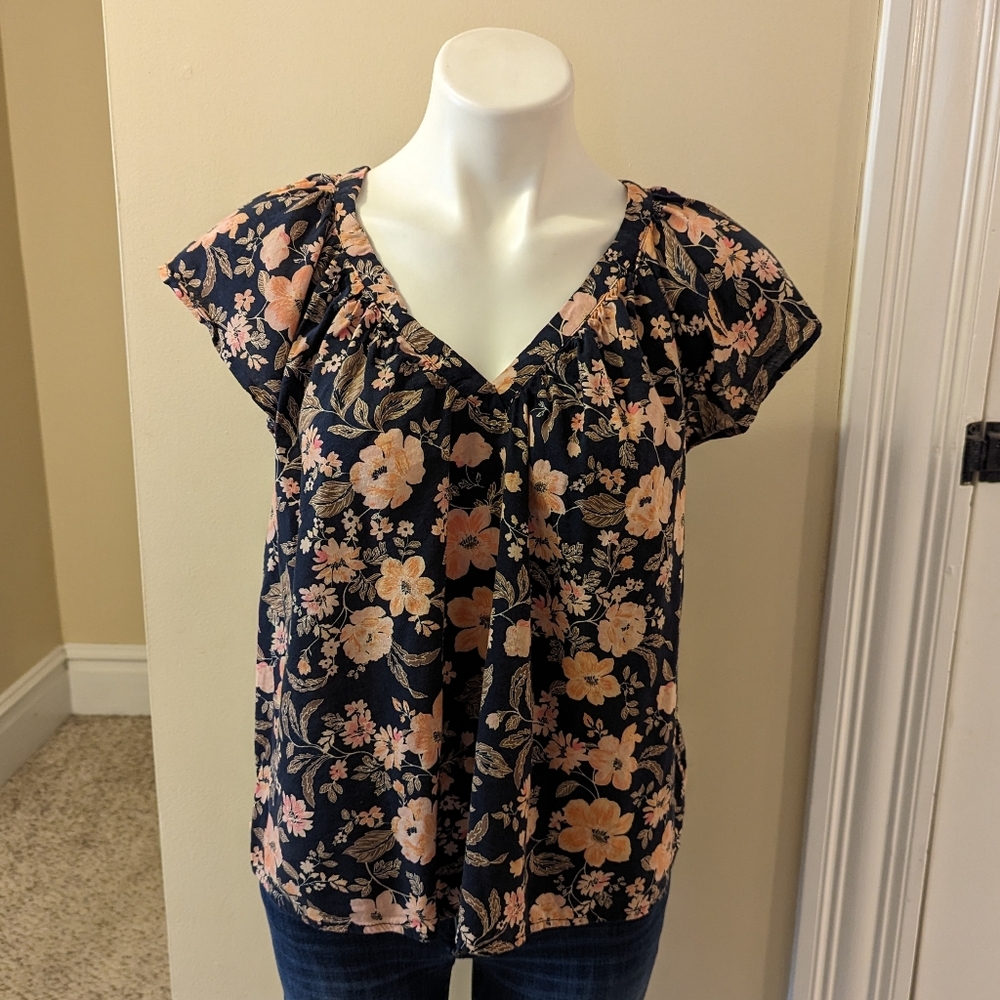 Old Navy black with peach floral pattern top size M